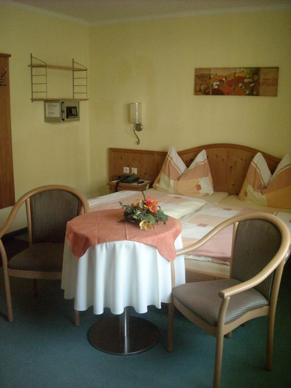Laterndl-Wirt Hotell Sankt Veit im Pongau Rum bild